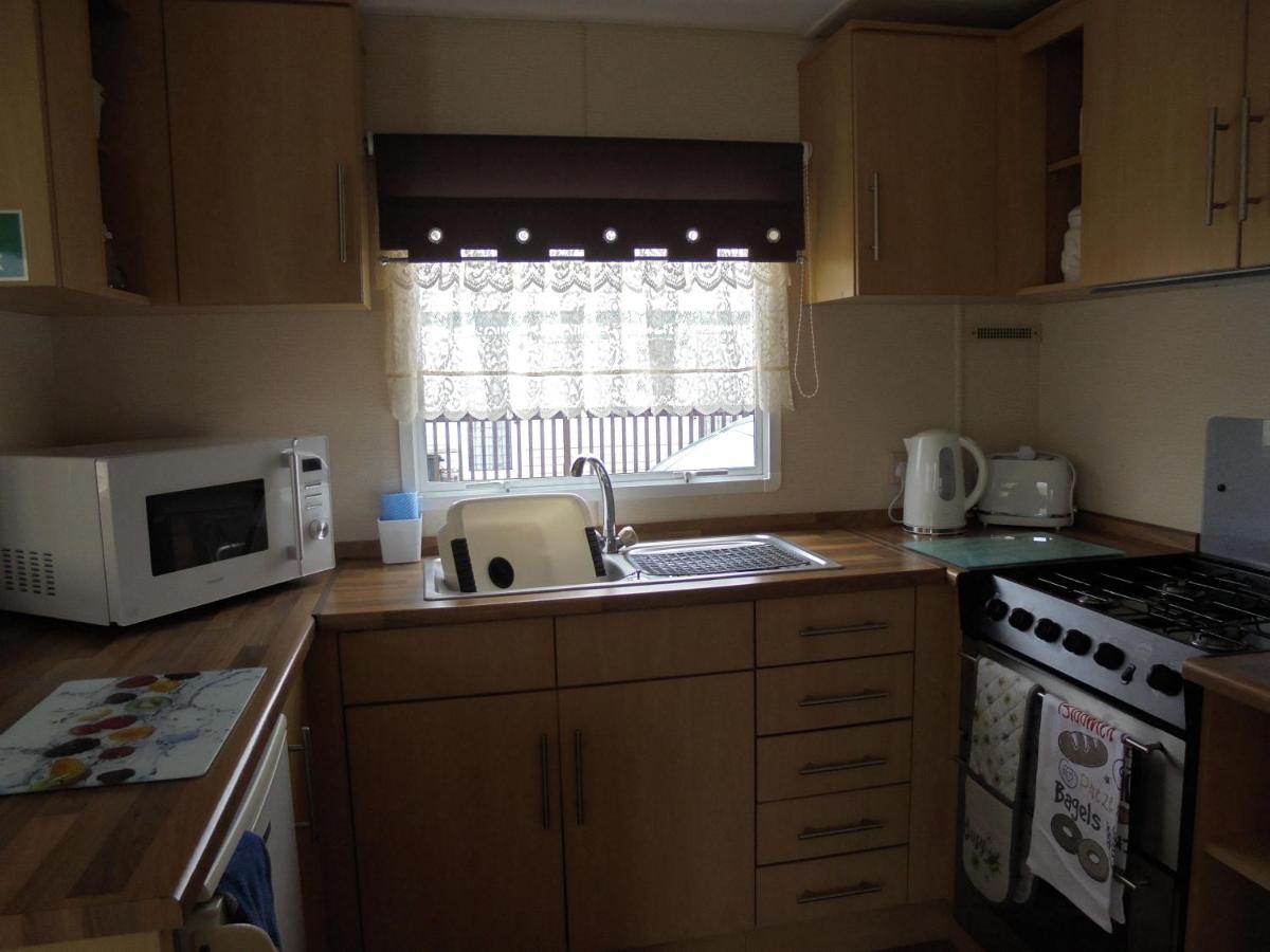 6 Berth On Golden Anchor Apartment Chapel Saint Leonards Exterior photo